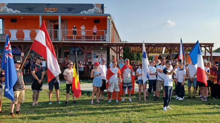 Mistrovství Evropy a Světový pohár v parašutizmu opět v Prostějově