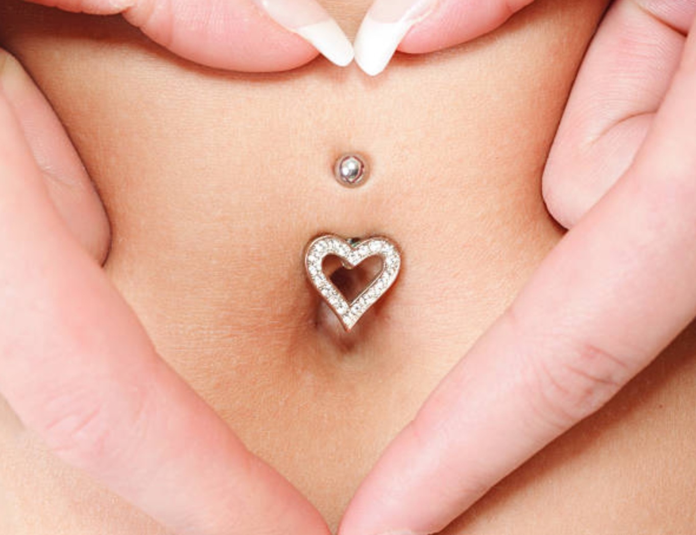 piercing szúrás Budapest köldök piercing nyelv piercing orrpiercing szemöldök piercing fülpiercing