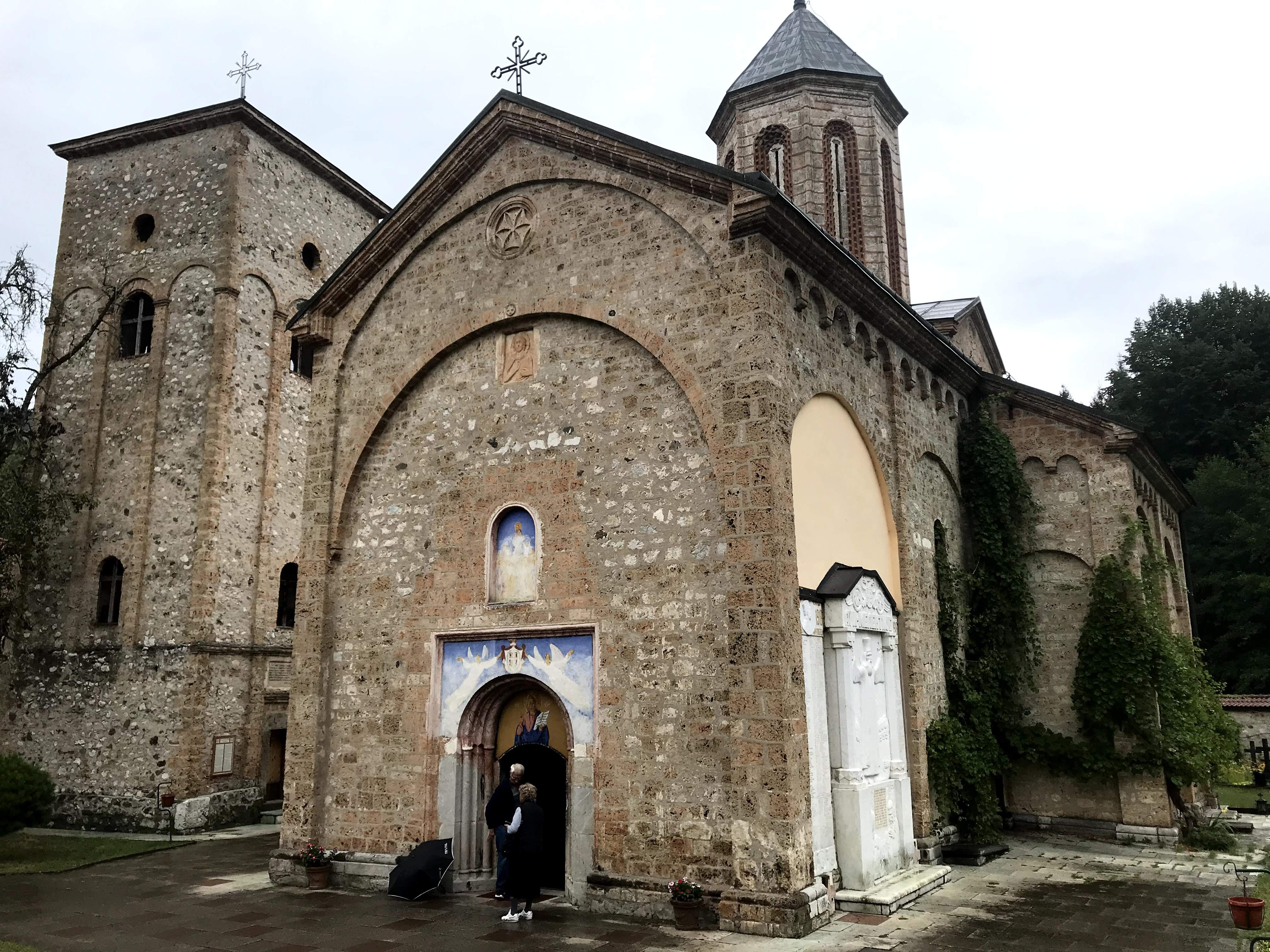 A 13. századi eredetű Rača ortodox kolostor (Bajina Bašta, Szerbia)