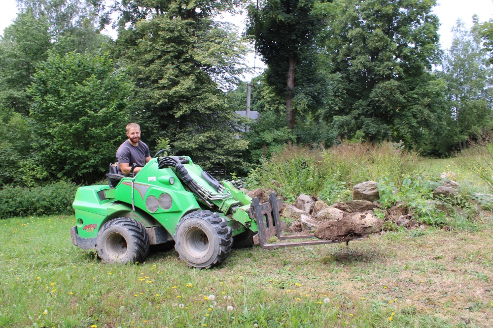 AVANT 630 S PŘÍDATNÝMI ZAŘÍZENÍMI, REFORM 747, ELIET A DALŠÍ