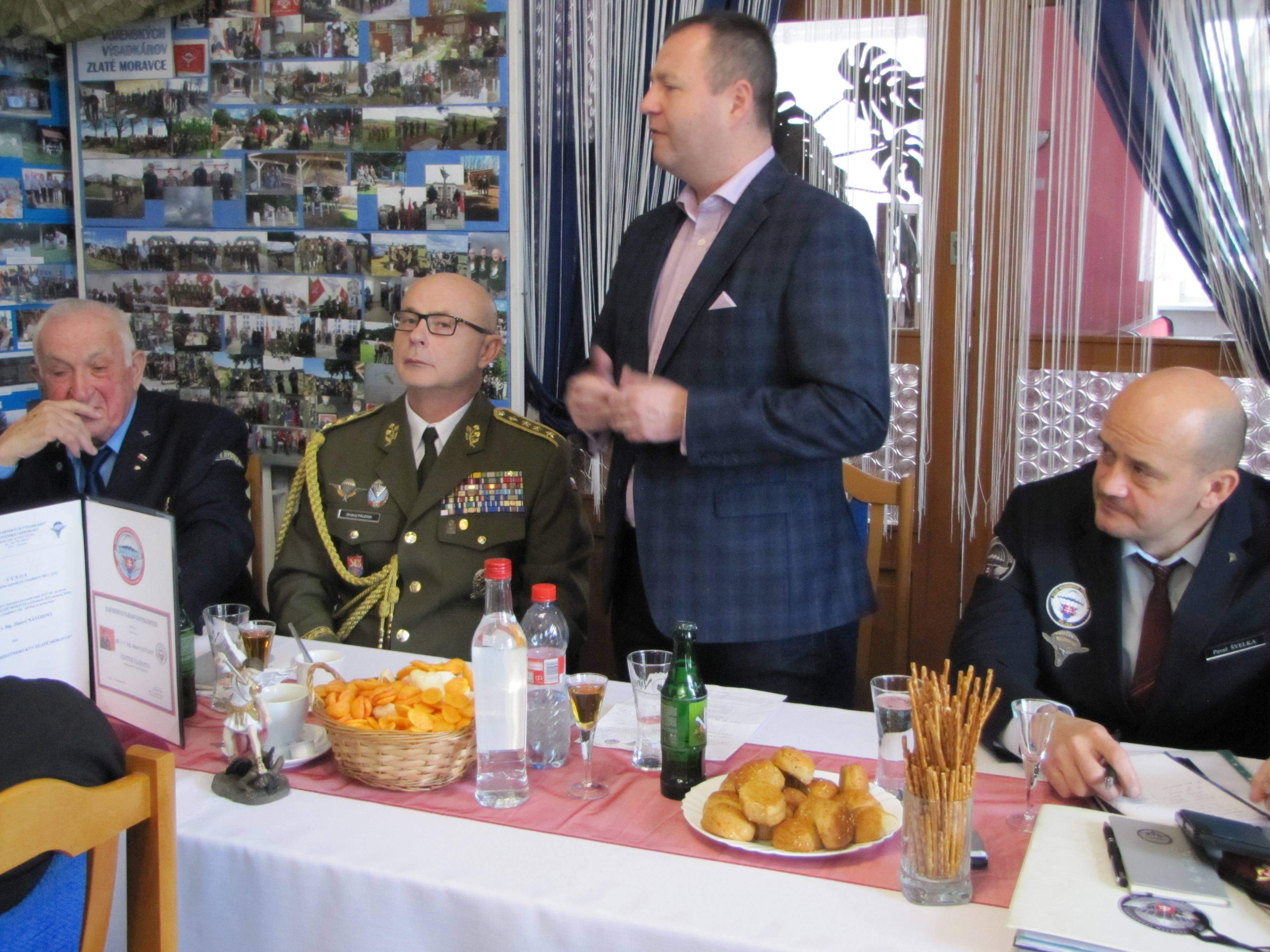 Pred piatimi rokmi vznikol Miestny klub vojenských výsadkárov SR v Zlatých Moravciach.