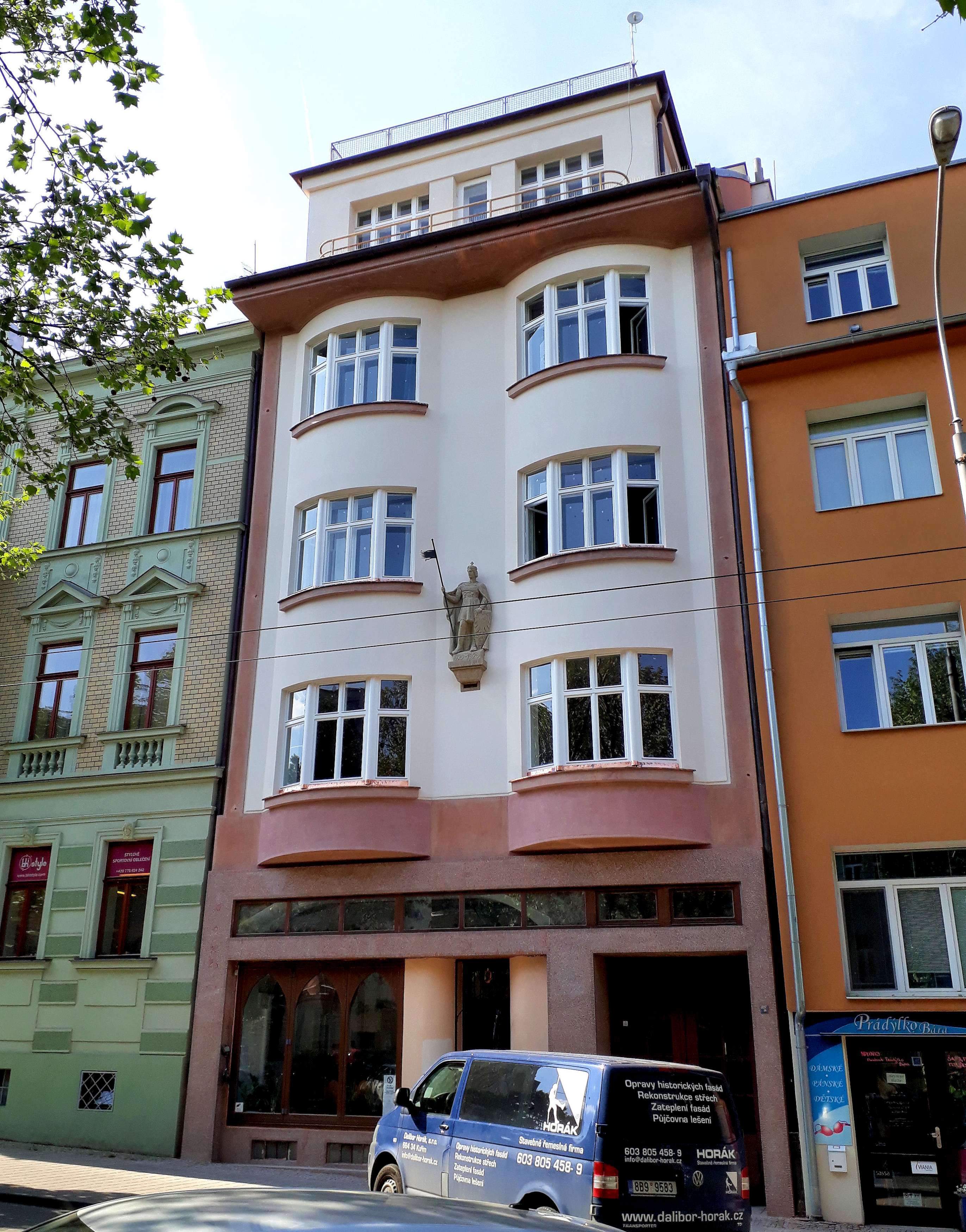 Oprava uliční fasády BD Husitská 8, Brno
