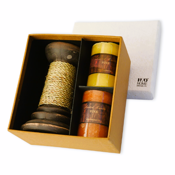 Aromatic Candles, 2 pieces, with Wooden Stand , Gift Pack